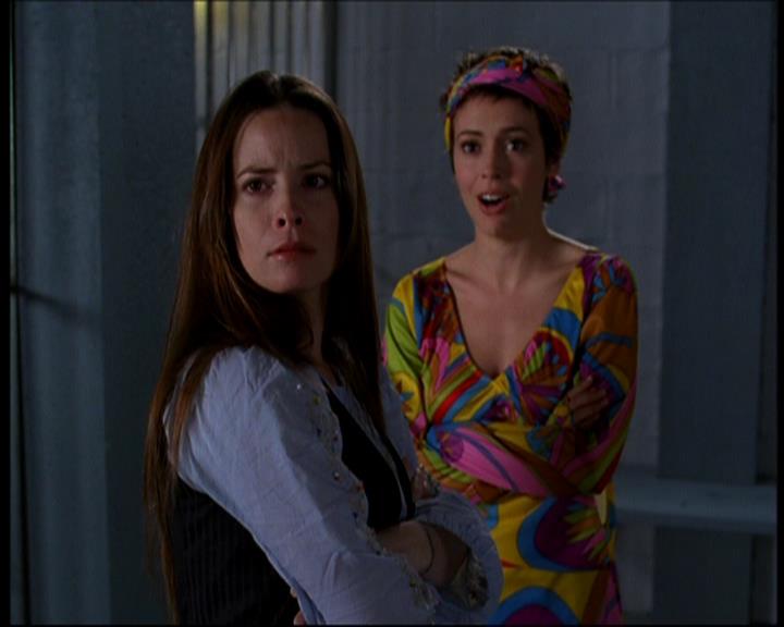 Charmed-Online-dot-611WitchStock1223.jpg