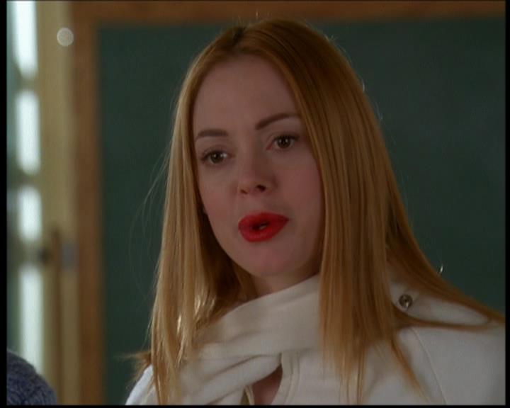 Charmed-Online-dot-614TheLegendOftheSleepyHalliwell0095.jpg