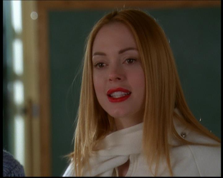 Charmed-Online-dot-614TheLegendOftheSleepyHalliwell0100.jpg