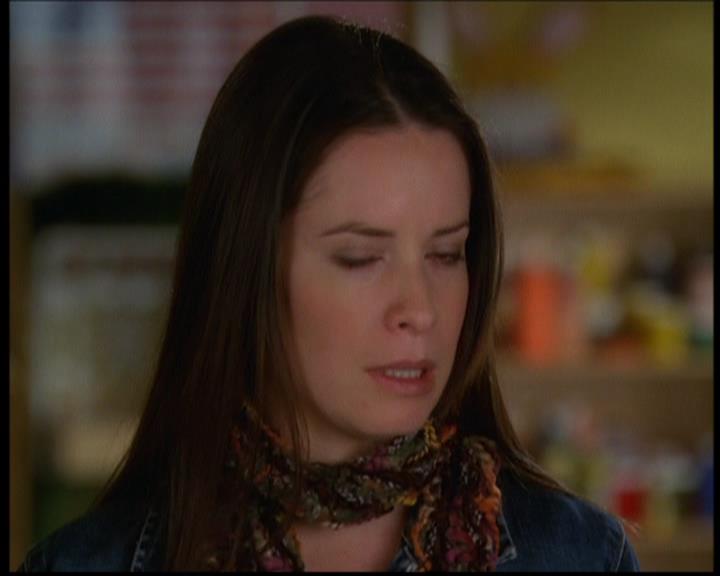 Charmed-Online-dot-614TheLegendOftheSleepyHalliwell0121.jpg Charmed-Online-dot-614TheLegendOftheSleepyHalliwell0121.jpg