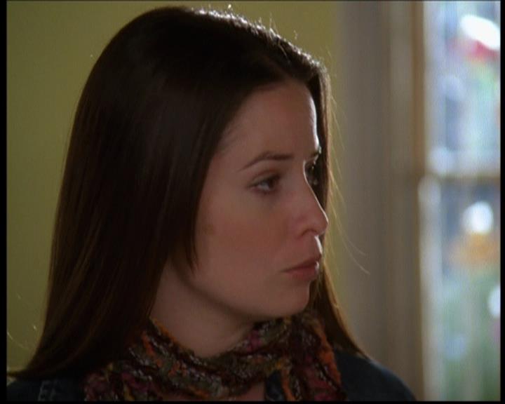 Charmed-Online-dot-614TheLegendOftheSleepyHalliwell0137.jpg
