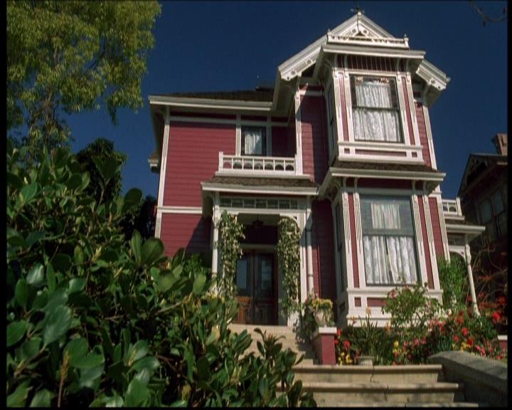 Charmed-Online-dot-614TheLegendOftheSleepyHalliwell0281.jpg
