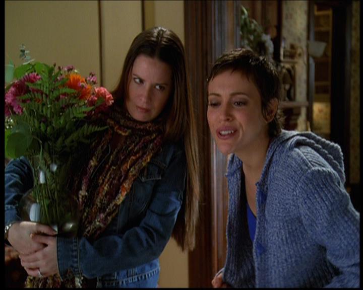 Charmed-Online-dot-614TheLegendOftheSleepyHalliwell0292.jpg