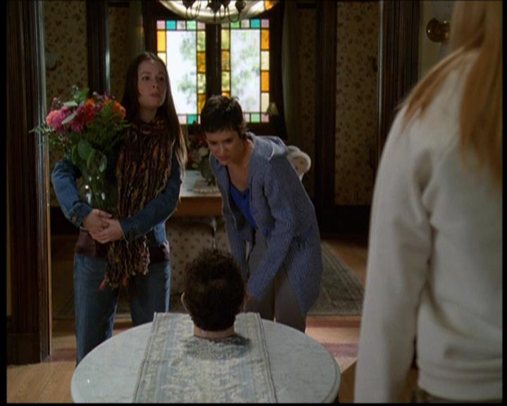 Charmed-Online-dot-614TheLegendOftheSleepyHalliwell0326.jpg
