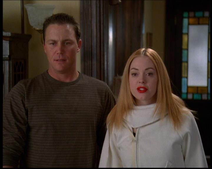 Charmed-Online-dot-614TheLegendOftheSleepyHalliwell0327.jpg Charmed-Online-dot-614TheLegendOftheSleepyHalliwell0327.jpg