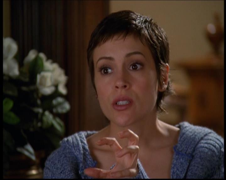 Charmed-Online-dot-614TheLegendOftheSleepyHalliwell0391.jpg