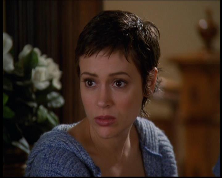 Charmed-Online-dot-614TheLegendOftheSleepyHalliwell0394.jpg Charmed-Online-dot-614TheLegendOftheSleepyHalliwell0394.jpg