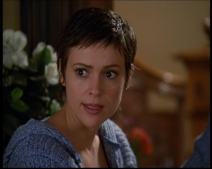 Charmed-Online-dot-614TheLegendOftheSleepyHalliwell0395.jpg