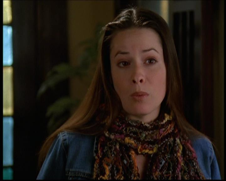 Charmed-Online-dot-614TheLegendOftheSleepyHalliwell0398.jpg
