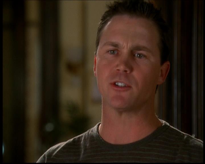 Charmed-Online-dot-614TheLegendOftheSleepyHalliwell0401.jpg