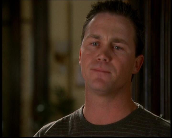 Charmed-Online-dot-614TheLegendOftheSleepyHalliwell0410.jpg