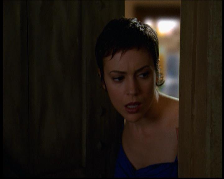 Charmed-Online-dot-614TheLegendOftheSleepyHalliwell0417.jpg