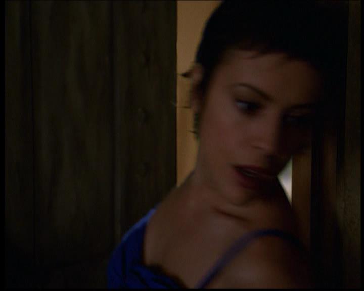 Charmed-Online-dot-614TheLegendOftheSleepyHalliwell0419.jpg