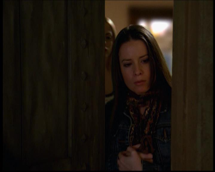 Charmed-Online-dot-614TheLegendOftheSleepyHalliwell0421.jpg