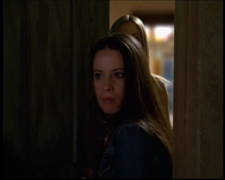 Charmed-Online-dot-614TheLegendOftheSleepyHalliwell0422.jpg
