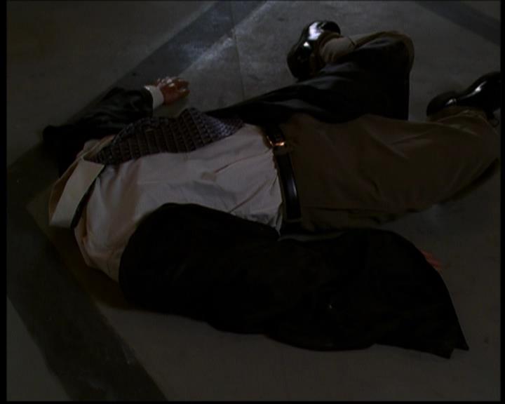 Charmed-Online-dot-614TheLegendOftheSleepyHalliwell0424.jpg