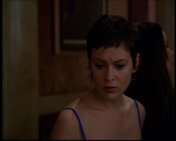 Charmed-Online-dot-614TheLegendOftheSleepyHalliwell0463.jpg Charmed-Online-dot-614TheLegendOftheSleepyHalliwell0463.jpg