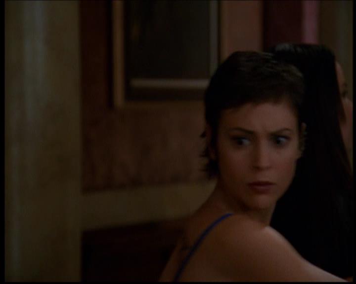 Charmed-Online-dot-614TheLegendOftheSleepyHalliwell0465.jpg Charmed-Online-dot-614TheLegendOftheSleepyHalliwell0465.jpg