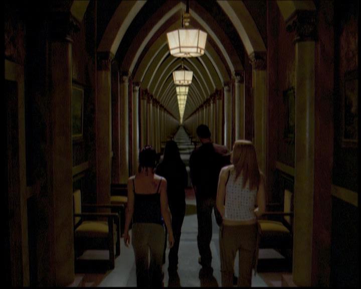 Charmed-Online-dot-614TheLegendOftheSleepyHalliwell0492.jpg Charmed-Online-dot-614TheLegendOftheSleepyHalliwell0492.jpg