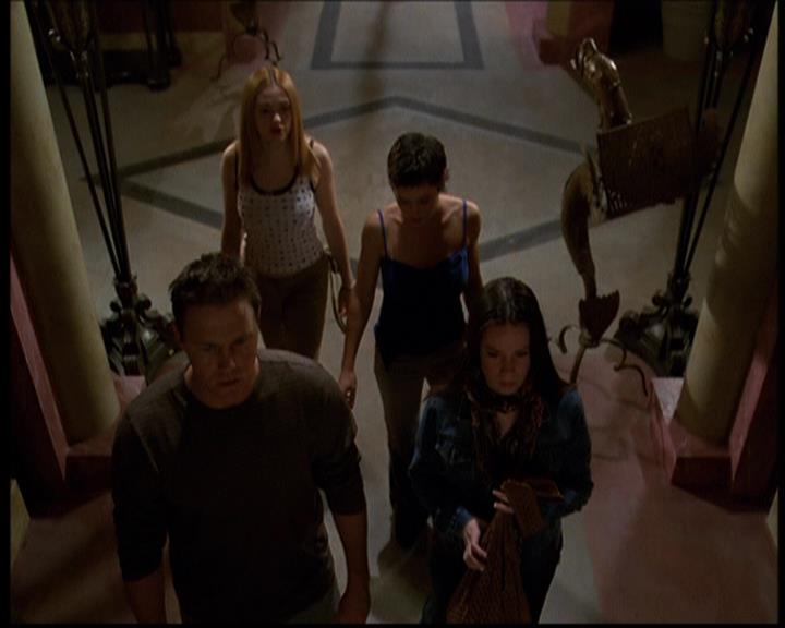Charmed-Online-dot-614TheLegendOftheSleepyHalliwell0501.jpg Charmed-Online-dot-614TheLegendOftheSleepyHalliwell0501.jpg
