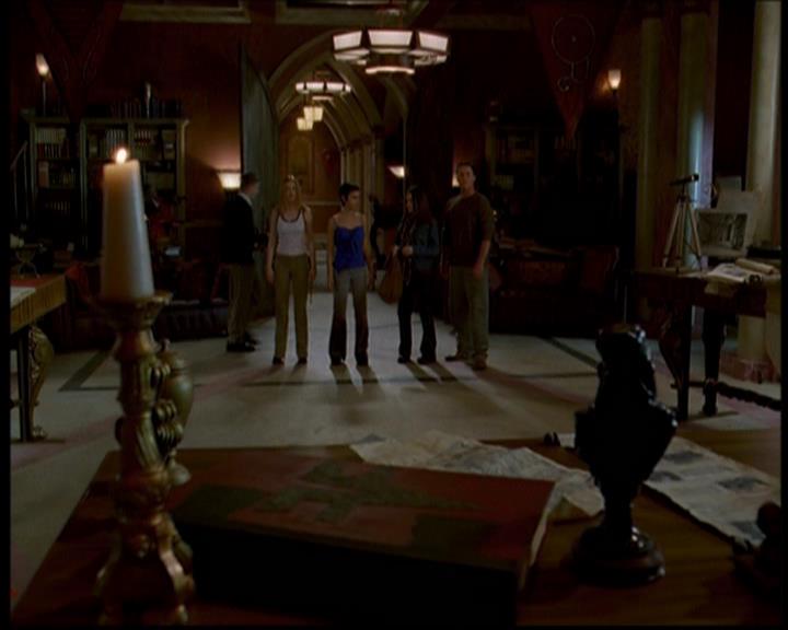 Charmed-Online-dot-614TheLegendOftheSleepyHalliwell0521.jpg