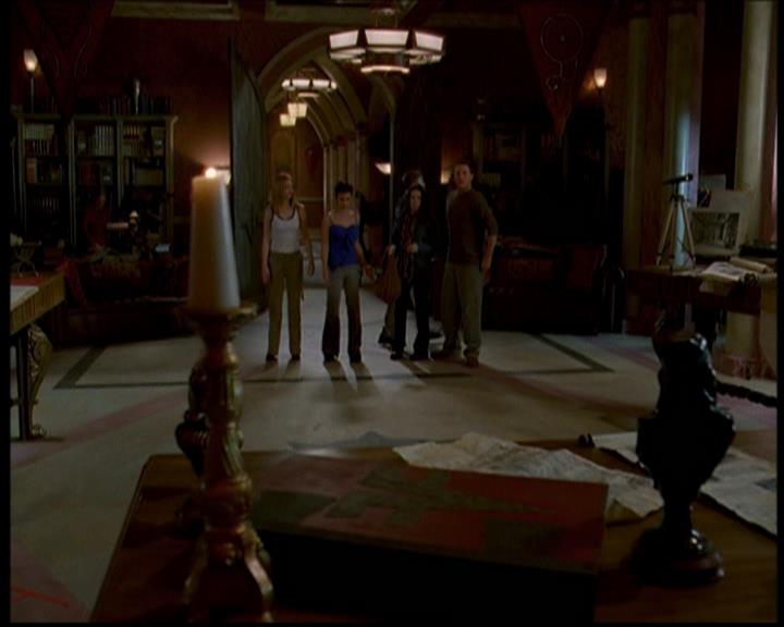 Charmed-Online-dot-614TheLegendOftheSleepyHalliwell0522.jpg