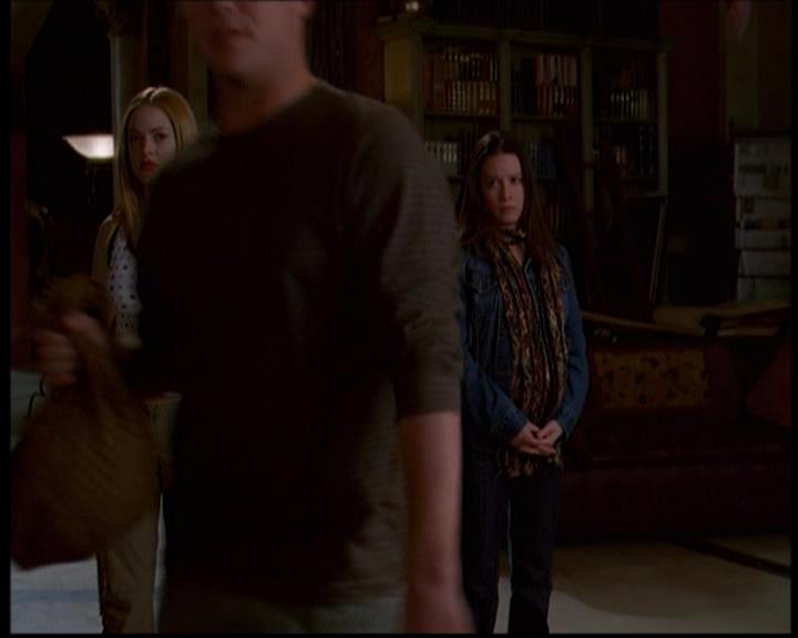 Charmed-Online-dot-614TheLegendOftheSleepyHalliwell0536.jpg