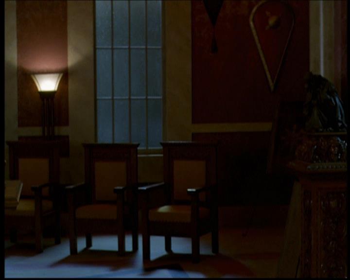 Charmed-Online-dot-614TheLegendOftheSleepyHalliwell0537.jpg