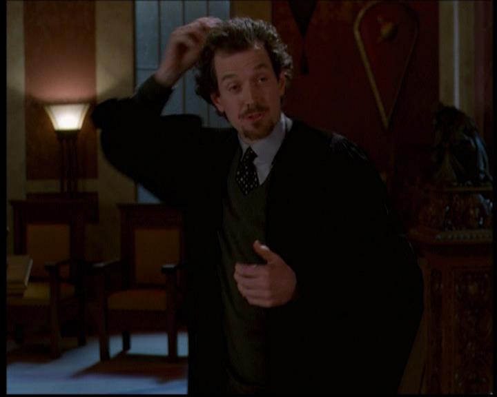 Charmed-Online-dot-614TheLegendOftheSleepyHalliwell0538.jpg