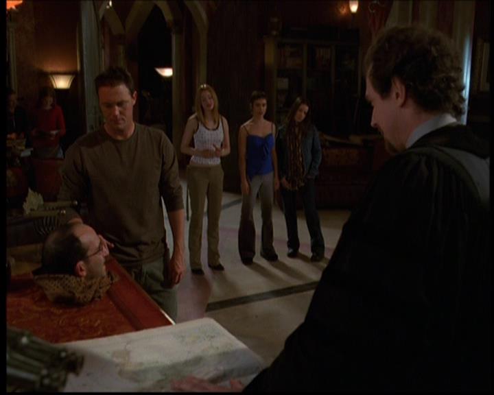Charmed-Online-dot-614TheLegendOftheSleepyHalliwell0552.jpg