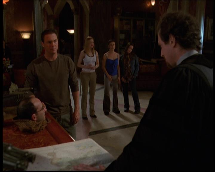 Charmed-Online-dot-614TheLegendOftheSleepyHalliwell0553.jpg