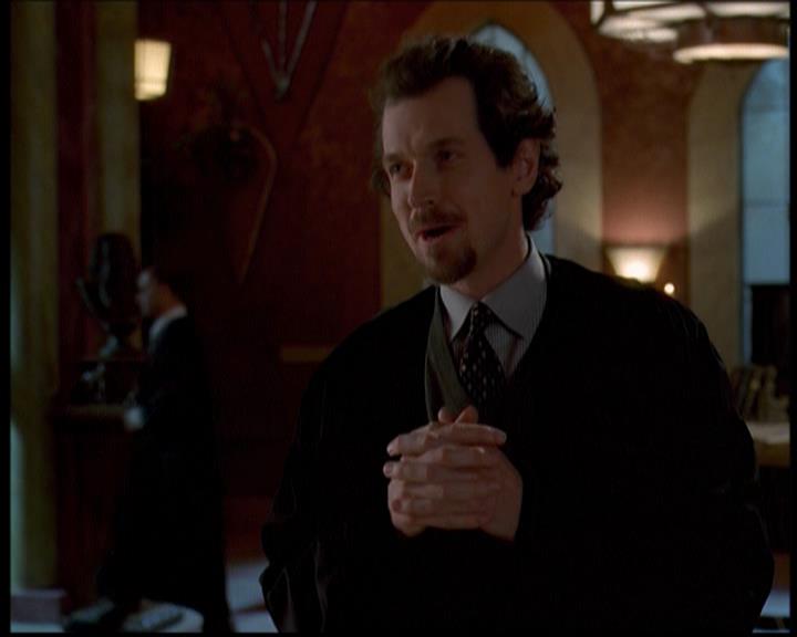 Charmed-Online-dot-614TheLegendOftheSleepyHalliwell0568.jpg