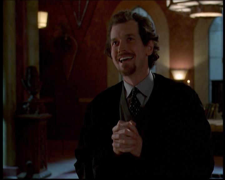 Charmed-Online-dot-614TheLegendOftheSleepyHalliwell0569.jpg