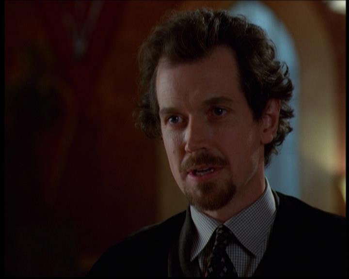 Charmed-Online-dot-614TheLegendOftheSleepyHalliwell0577.jpg Charmed-Online-dot-614TheLegendOftheSleepyHalliwell0577.jpg