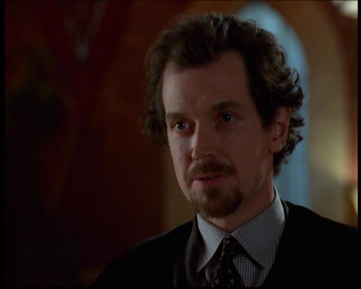 Charmed-Online-dot-614TheLegendOftheSleepyHalliwell0580.jpg Charmed-Online-dot-614TheLegendOftheSleepyHalliwell0580.jpg