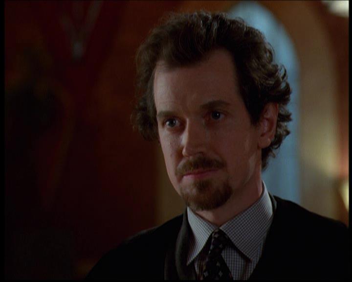 Charmed-Online-dot-614TheLegendOftheSleepyHalliwell0589.jpg Charmed-Online-dot-614TheLegendOftheSleepyHalliwell0589.jpg