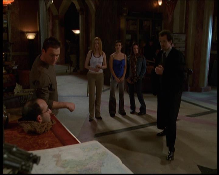 Charmed-Online-dot-614TheLegendOftheSleepyHalliwell0594.jpg