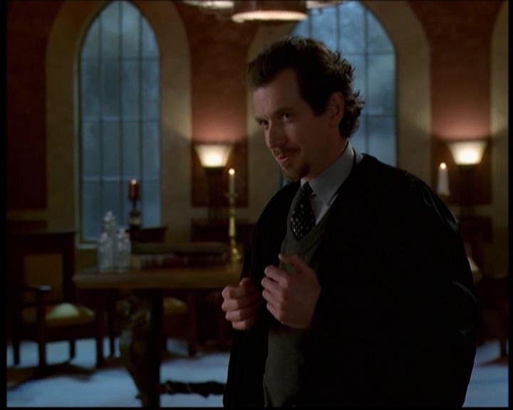 Charmed-Online-dot-614TheLegendOftheSleepyHalliwell0621.jpg