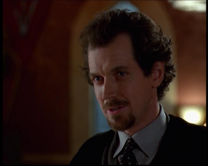 Charmed-Online-dot-614TheLegendOftheSleepyHalliwell0635.jpg