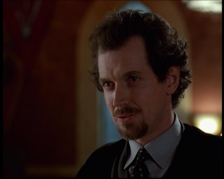 Charmed-Online-dot-614TheLegendOftheSleepyHalliwell0636.jpg