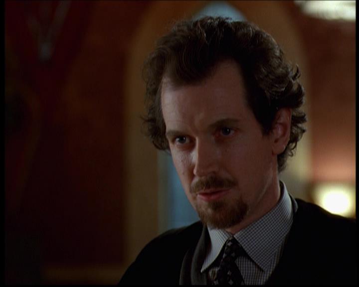 Charmed-Online-dot-614TheLegendOftheSleepyHalliwell0647.jpg