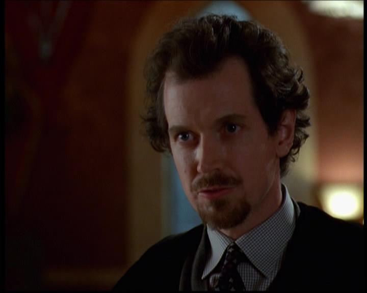 Charmed-Online-dot-614TheLegendOftheSleepyHalliwell0649.jpg