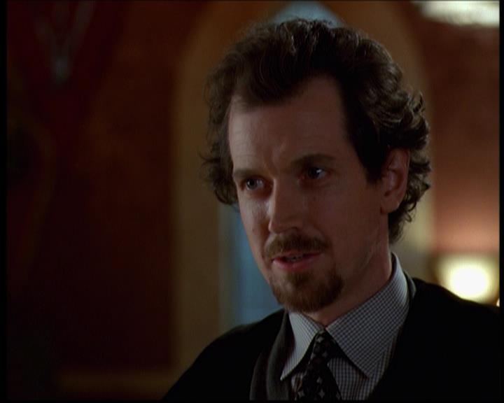 Charmed-Online-dot-614TheLegendOftheSleepyHalliwell0655.jpg Charmed-Online-dot-614TheLegendOftheSleepyHalliwell0655.jpg