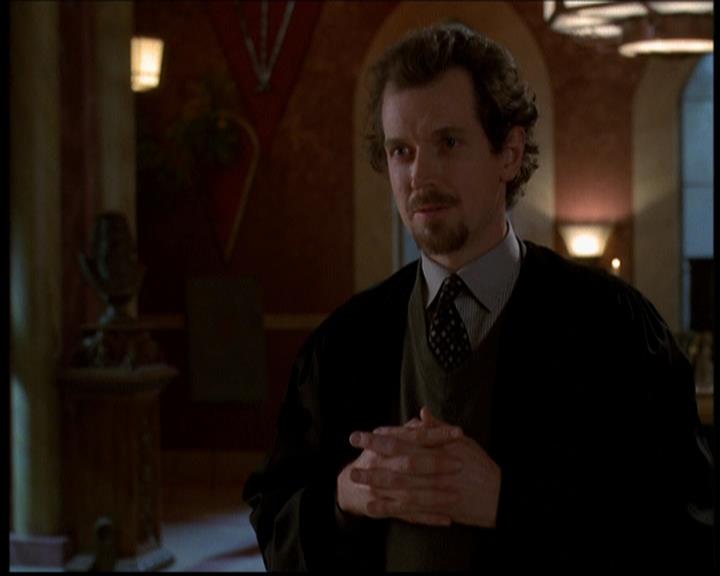 Charmed-Online-dot-614TheLegendOftheSleepyHalliwell0667.jpg Charmed-Online-dot-614TheLegendOftheSleepyHalliwell0667.jpg