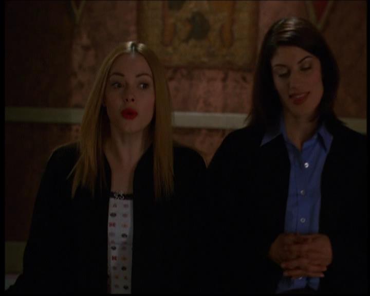 Charmed-Online-dot-614TheLegendOftheSleepyHalliwell0686.jpg