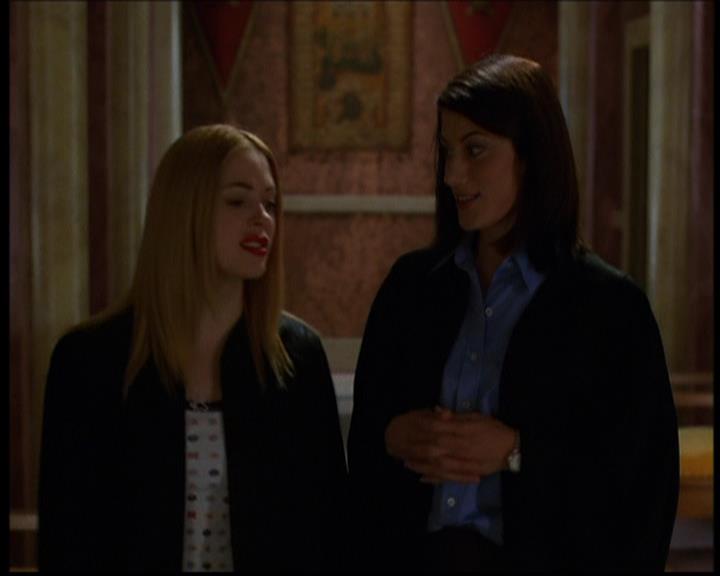 Charmed-Online-dot-614TheLegendOftheSleepyHalliwell0692.jpg Charmed-Online-dot-614TheLegendOftheSleepyHalliwell0692.jpg