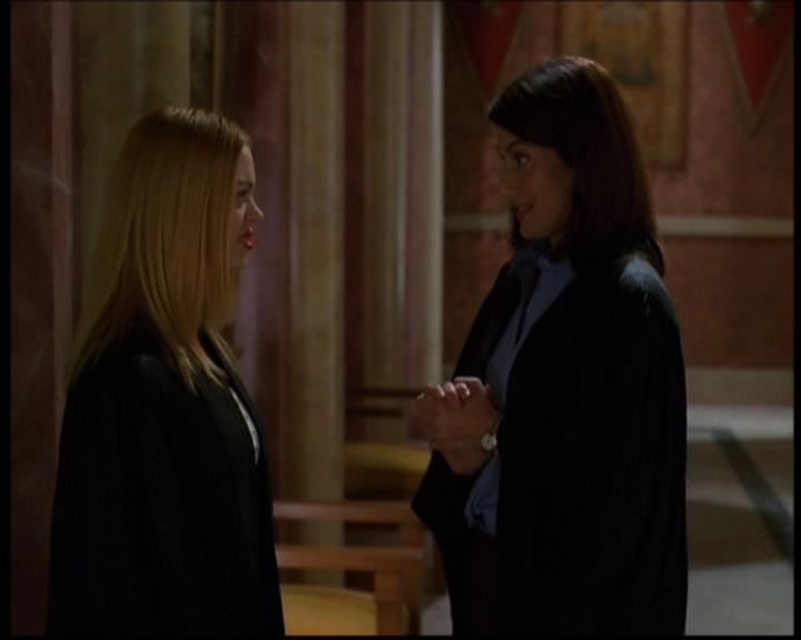 Charmed-Online-dot-614TheLegendOftheSleepyHalliwell0694.jpg