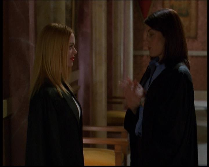 Charmed-Online-dot-614TheLegendOftheSleepyHalliwell0695.jpg
