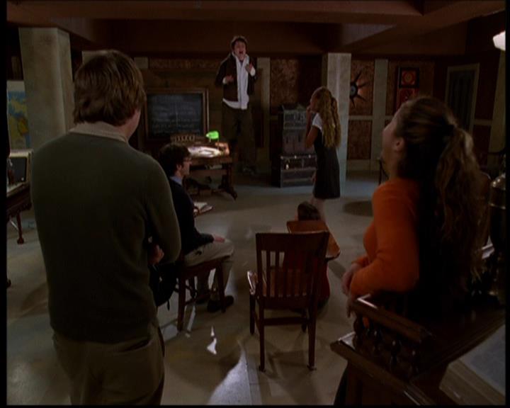 Charmed-Online-dot-614TheLegendOftheSleepyHalliwell0702.jpg