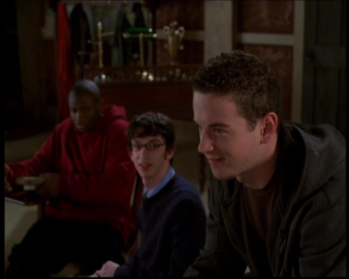 Charmed-Online-dot-614TheLegendOftheSleepyHalliwell0740.jpg